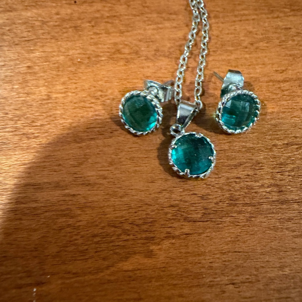 Elegant Silver and Green Jewelry Set